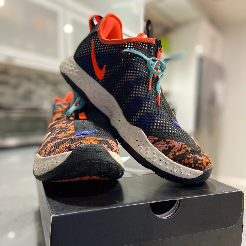 Nike Paul George Mens Basketball Shoe. Size 14.